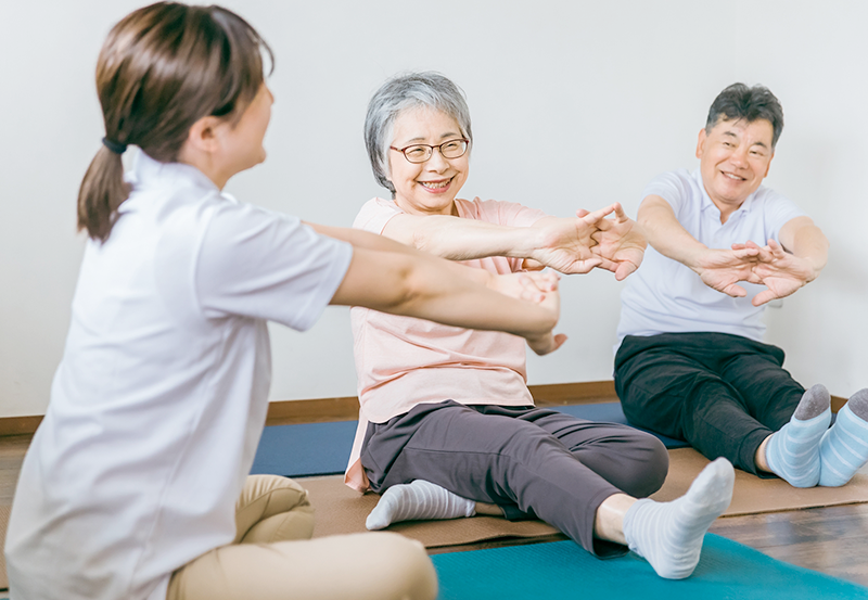 介護体操を楽しむ様子